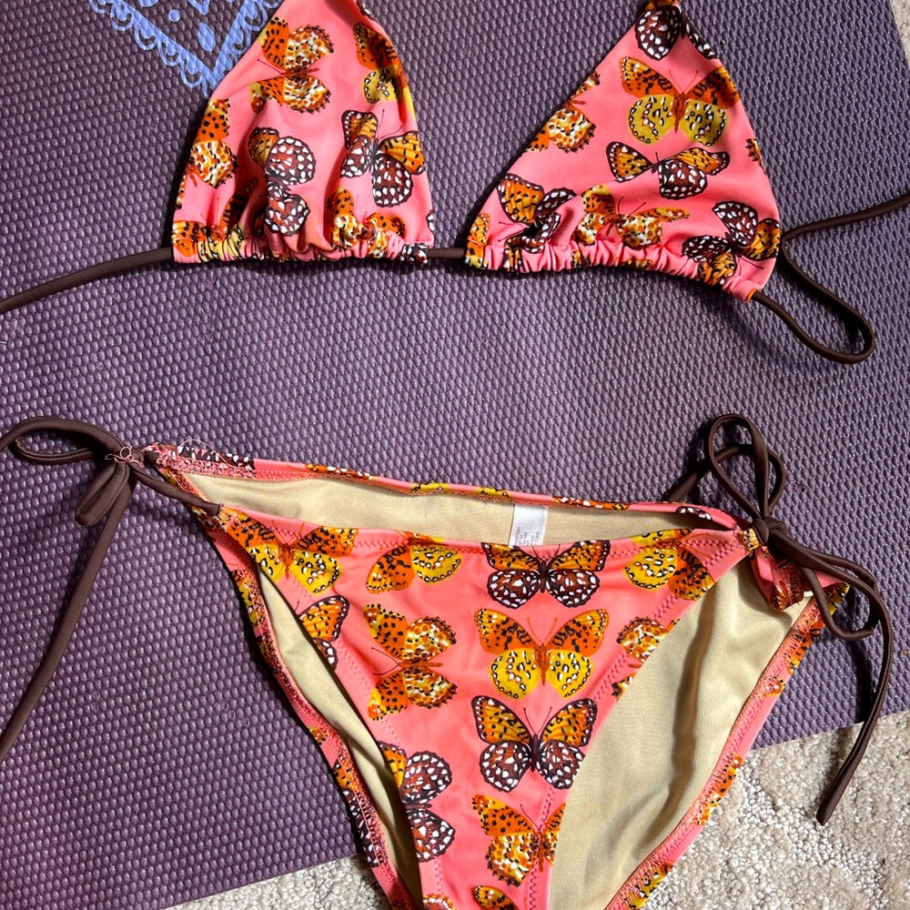 Victoria secret beautiful butterfly set. Rich colors size small